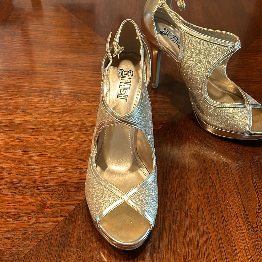 Stilettos - Picture 3 of 6